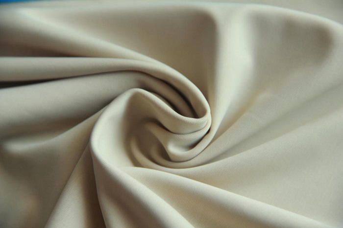 Vải Lycra Cotton có khả năng thấm hút mồ hôi tốt, phù hợp với những ngày hè