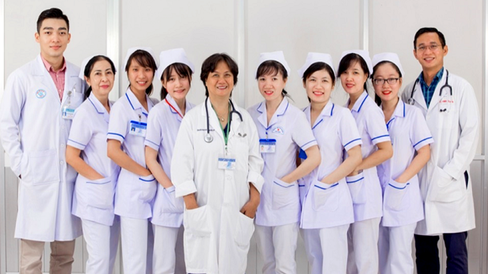 Sử dụng đồng phục y tế tại bệnh viện, phòng khám… rất phổ biến trong cuộc sống hiện tại.