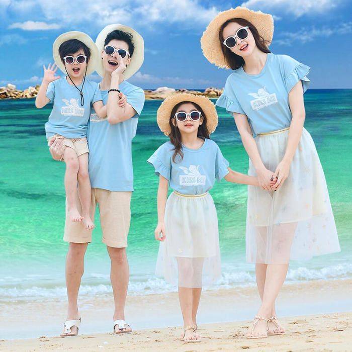 Áo gia đình đi biển đẹp năng động cùng gam màu xanh đẹp mắt
