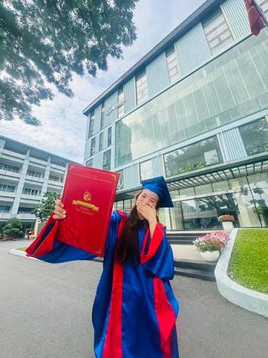 đồ tốt nghiệp IUH