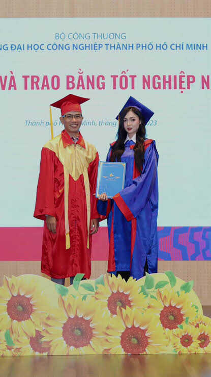 áo cử nhân IUH