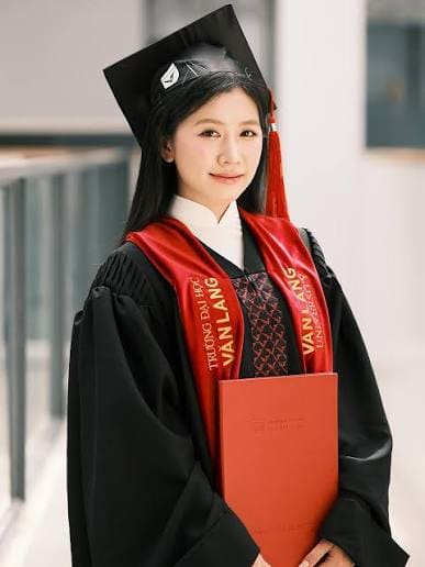 Đồ tốt nghiệp đại học Văn Lang nữ